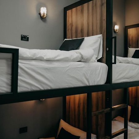 The Maze Hostel Tiranë Ngoại thất bức ảnh