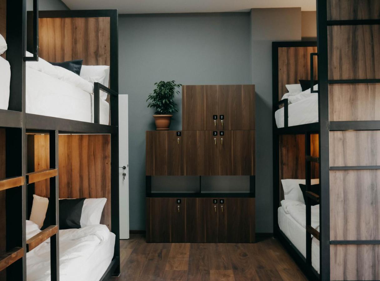 The Maze Hostel Tiranë Ngoại thất bức ảnh