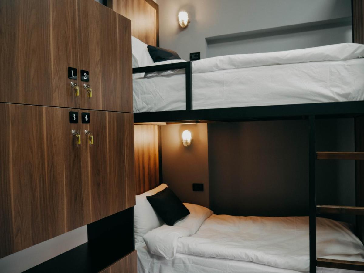 The Maze Hostel Tiranë Ngoại thất bức ảnh