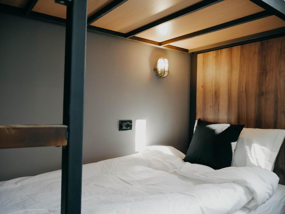 The Maze Hostel Tiranë Ngoại thất bức ảnh