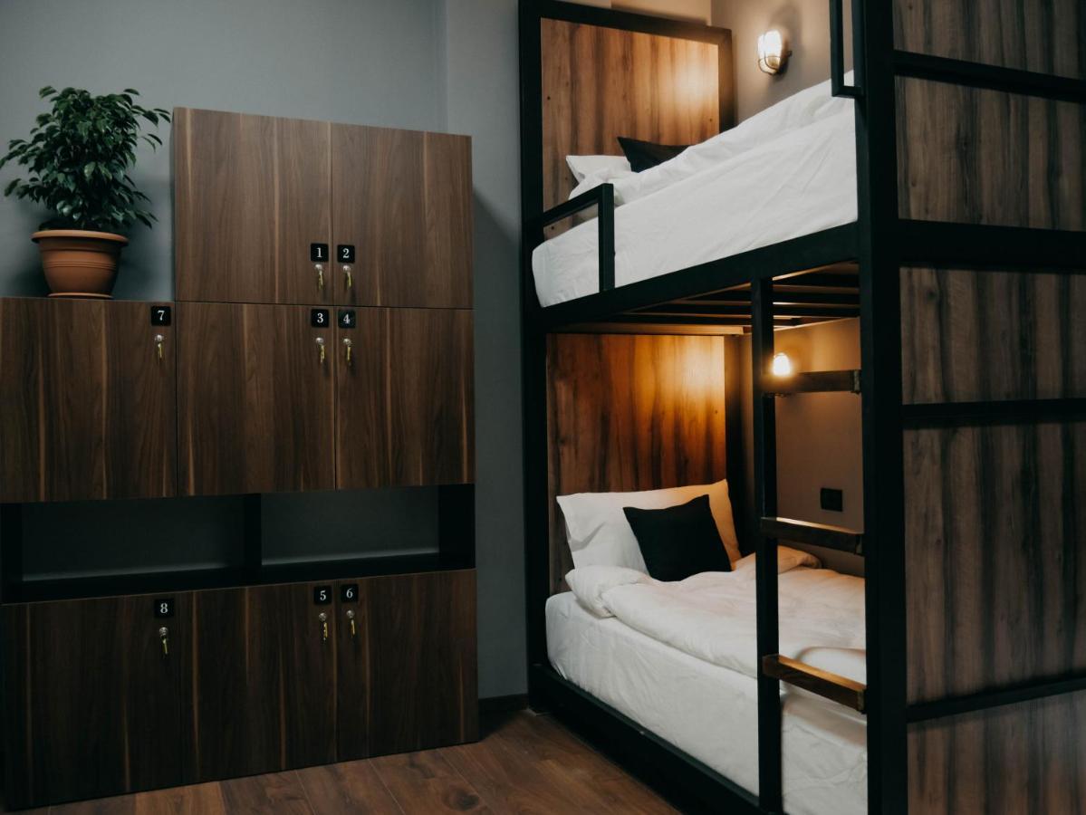 The Maze Hostel Tiranë Ngoại thất bức ảnh