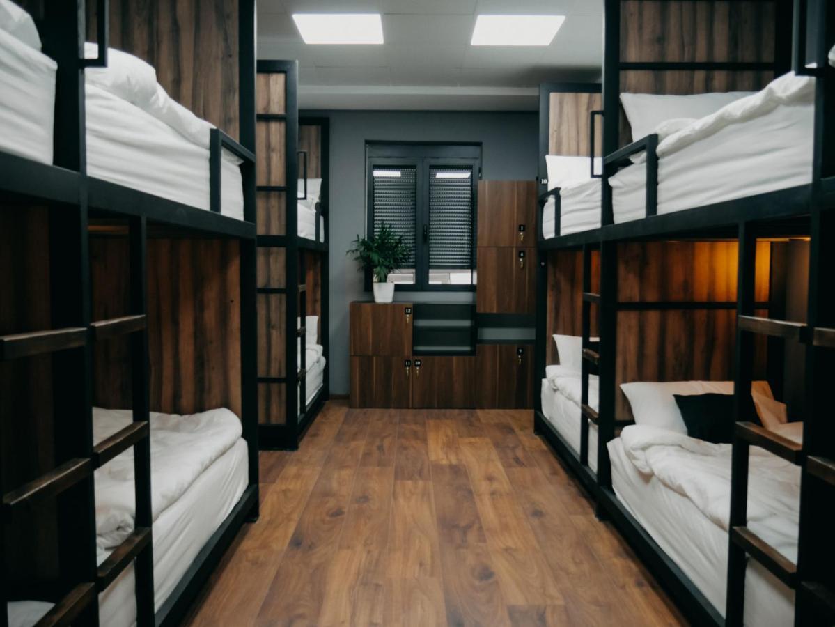 The Maze Hostel Tiranë Ngoại thất bức ảnh