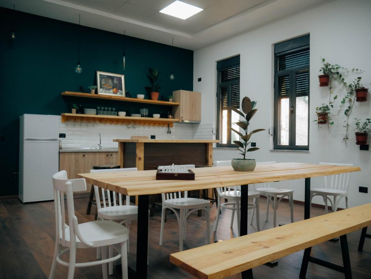 The Maze Hostel Tiranë Ngoại thất bức ảnh
