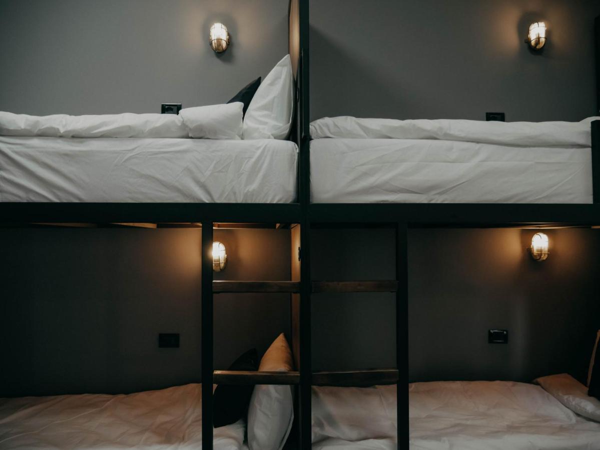 The Maze Hostel Tiranë Ngoại thất bức ảnh