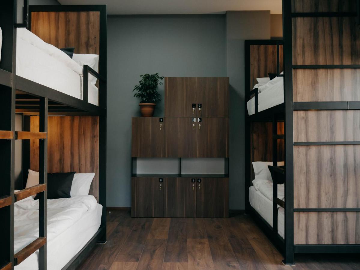 The Maze Hostel Tiranë Ngoại thất bức ảnh