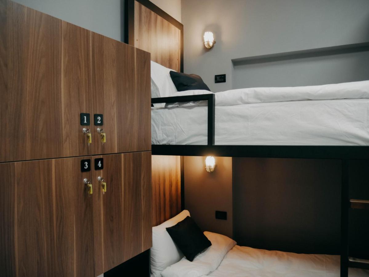 The Maze Hostel Tiranë Ngoại thất bức ảnh