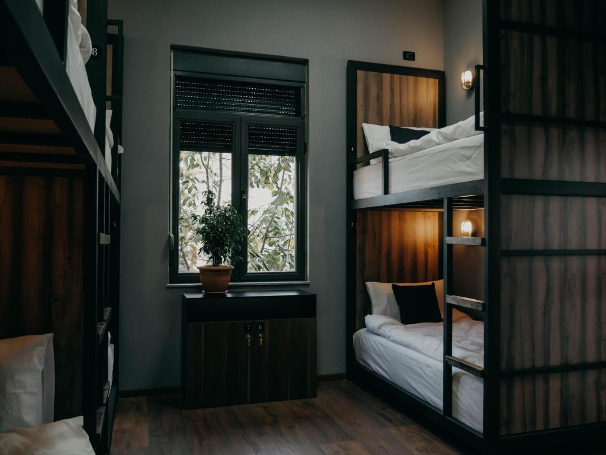 The Maze Hostel Tiranë Ngoại thất bức ảnh